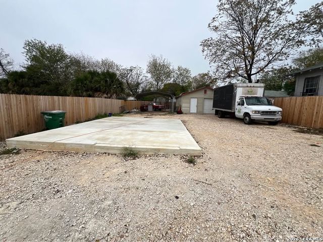 3419 commerce, San Antonio, TX 78207