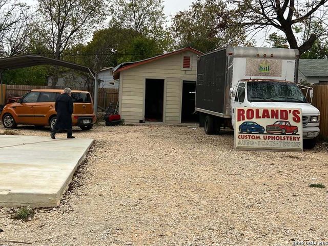 3419 commerce, San Antonio, TX 78207