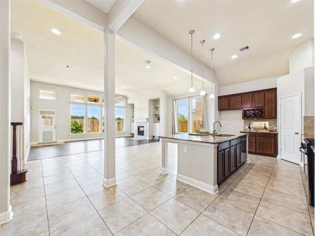 2135 Llerena Lane, League City, TX 77573