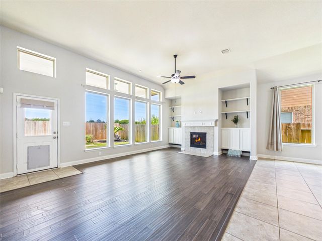 2135 Llerena Lane, League City, TX 77573