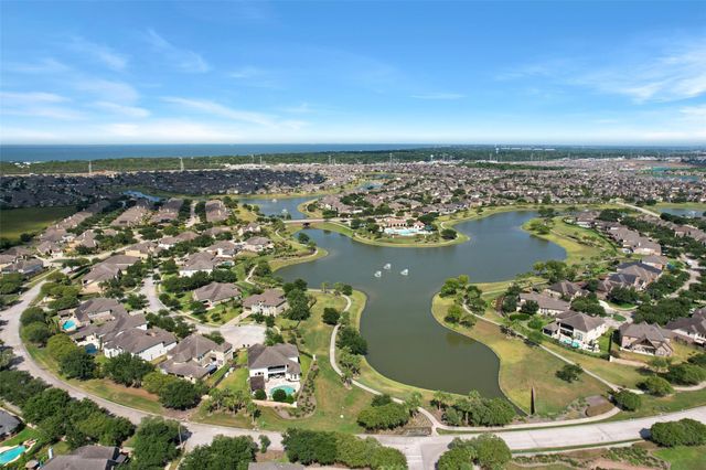 2135 Llerena Lane, League City, TX 77573