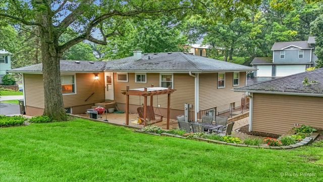12 Oak Drive, Oakwood Hills, IL 60013