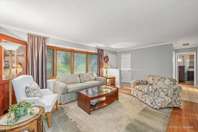 12 Oak Drive, Oakwood Hills, IL 60013