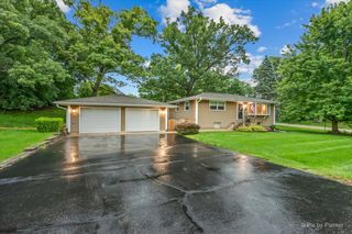 12 Oak Drive, Oakwood Hills, IL 60013