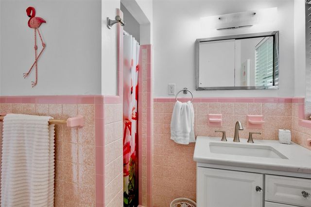 223 ROBERTS ROAD, Nokomis, FL 34275