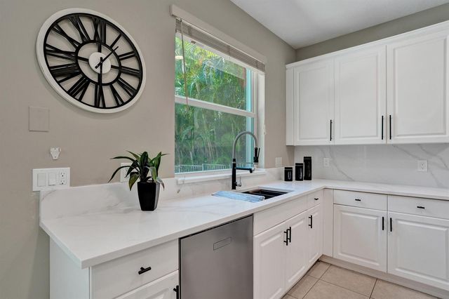 6020 NW 104th Lane, Parkland, FL 33076