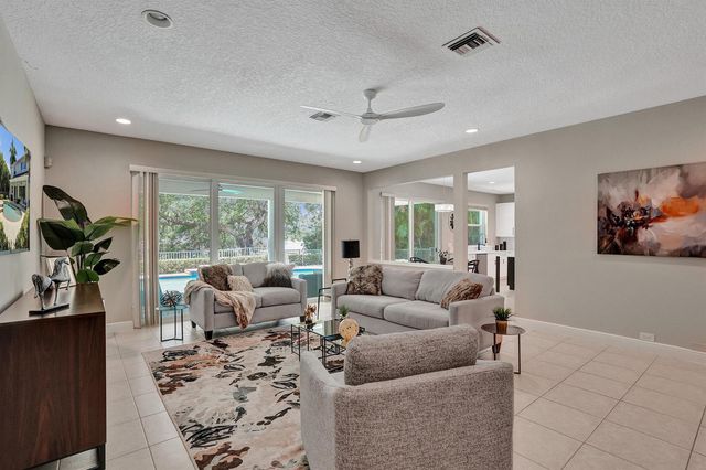 6020 NW 104th Lane, Parkland, FL 33076