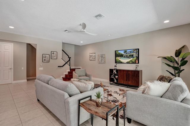 6020 NW 104th Lane, Parkland, FL 33076