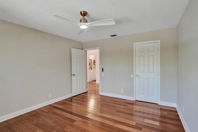 6020 NW 104th Lane, Parkland, FL 33076