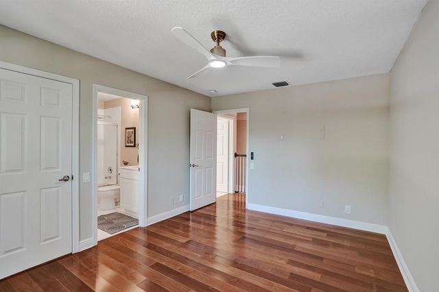 6020 NW 104th Lane, Parkland, FL 33076