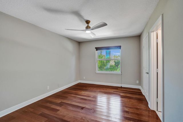 6020 NW 104th Lane, Parkland, FL 33076