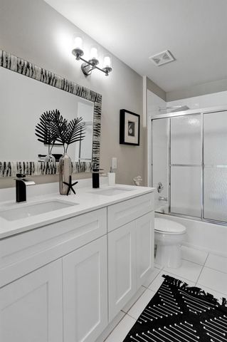 6020 NW 104th Lane, Parkland, FL 33076