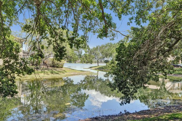 6020 NW 104th Lane, Parkland, FL 33076