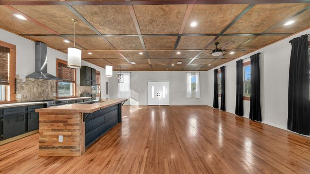 405 S Bowie Drive, Weatherford, TX 76086