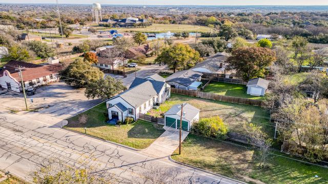 405 S Bowie Drive, Weatherford, TX 76086