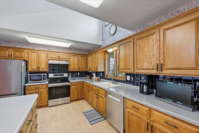 14435 Pineview Drive, Becker, MN 55308