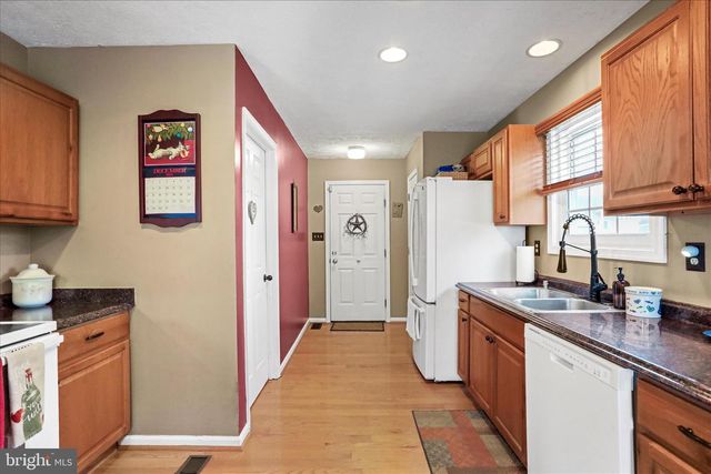 107 BRIAR RUN DR, Ranson, WV 25438