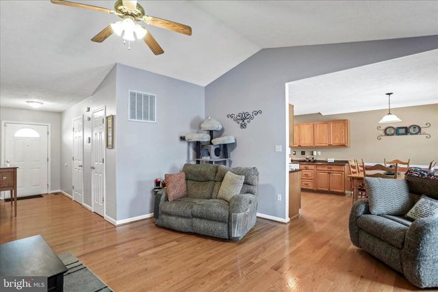 107 BRIAR RUN DR, Ranson, WV 25438