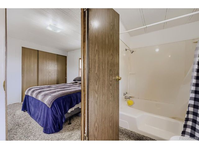 1030 Macdavidson Cir, Dacono, CO 80514