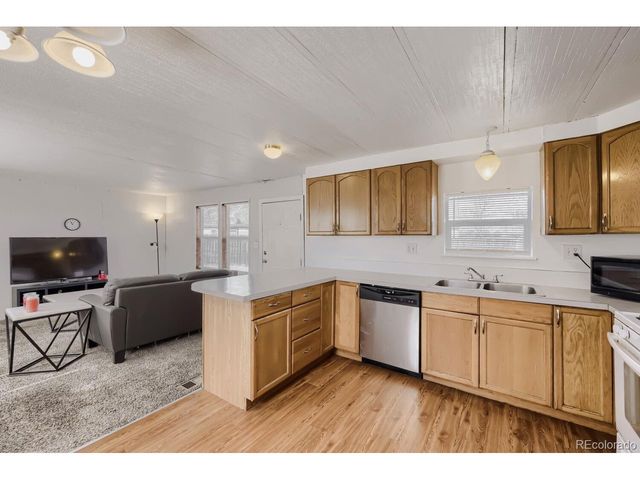 1030 Macdavidson Cir, Dacono, CO 80514