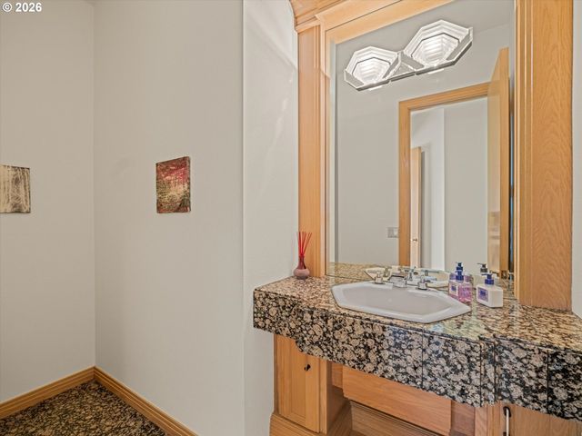 1153 Sw FAIRFAX Pl, Portland, OR 97225