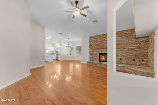 2720 W HARVEST GROVES Lane, Phoenix, AZ 85041