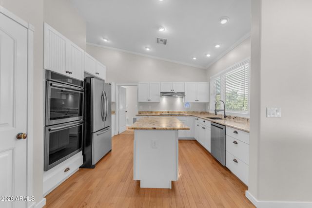 2720 W HARVEST GROVES Lane, Phoenix, AZ 85041