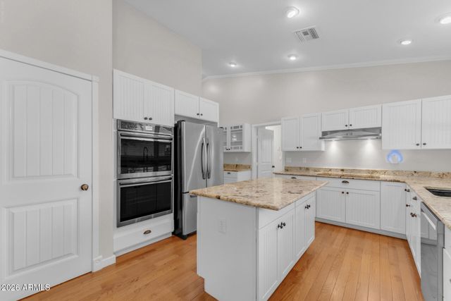 2720 W HARVEST GROVES Lane, Phoenix, AZ 85041