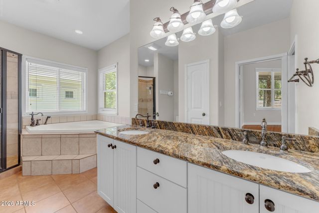 2720 W HARVEST GROVES Lane, Phoenix, AZ 85041