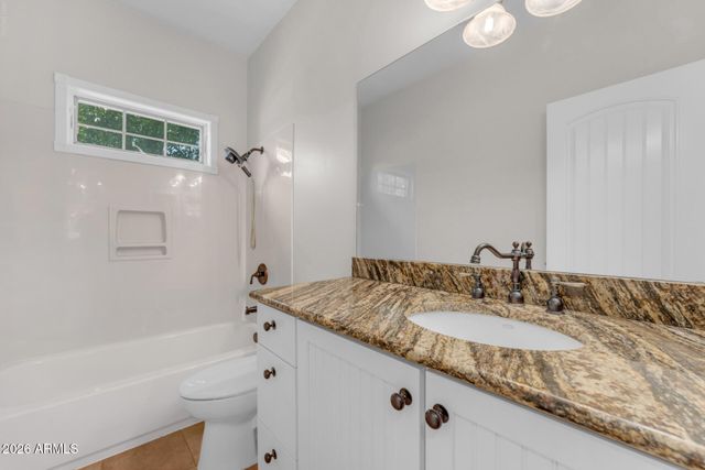2720 W HARVEST GROVES Lane, Phoenix, AZ 85041