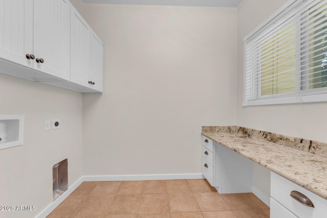 2720 W HARVEST GROVES Lane, Phoenix, AZ 85041