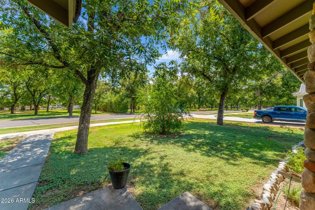 2720 W HARVEST GROVES Lane, Phoenix, AZ 85041