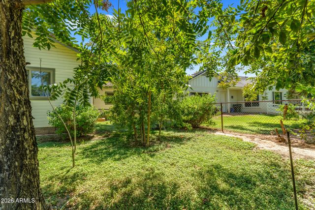 2720 W HARVEST GROVES Lane, Phoenix, AZ 85041