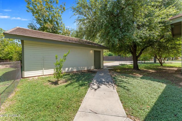 2720 W HARVEST GROVES Lane, Phoenix, AZ 85041