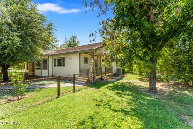 2720 W HARVEST GROVES Lane, Phoenix, AZ 85041