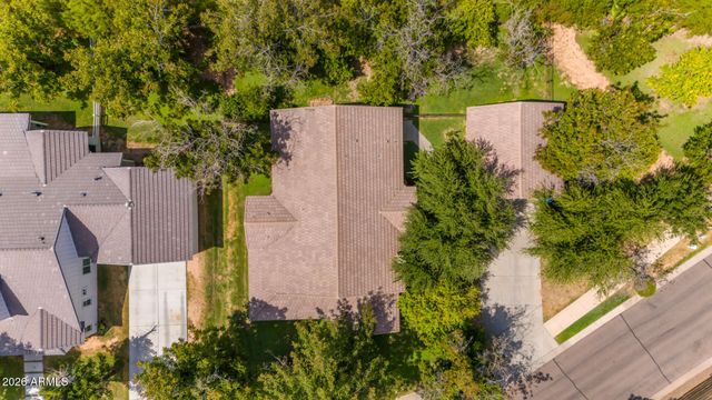 2720 W HARVEST GROVES Lane, Phoenix, AZ 85041
