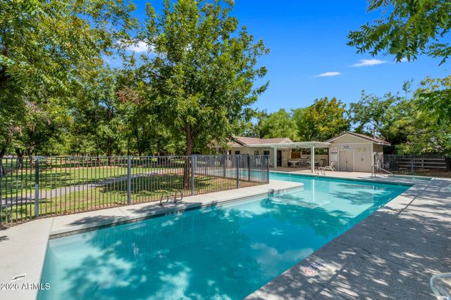 2720 W HARVEST GROVES Lane, Phoenix, AZ 85041