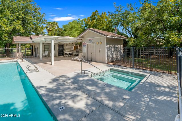 2720 W HARVEST GROVES Lane, Phoenix, AZ 85041
