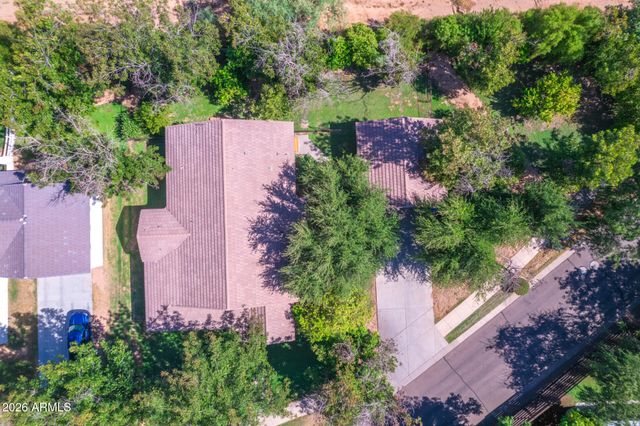 2720 W HARVEST GROVES Lane, Phoenix, AZ 85041