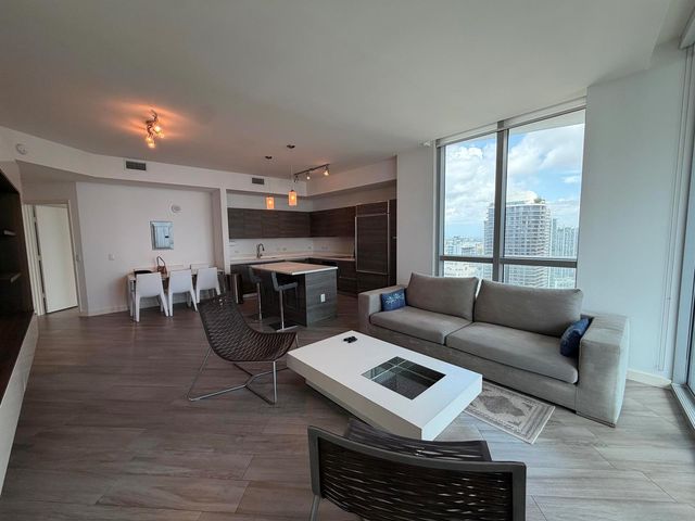 1100 S MIAMI Avenue 4210, Miami, FL 33130