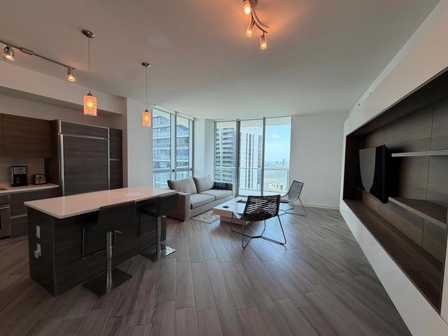 1100 S MIAMI Avenue 4210, Miami, FL 33130