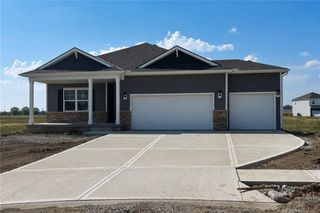 17806 Green Road, Gardner, KS 66030
