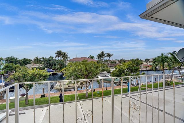 2500 NE 36th St 8, Lighthouse Point, FL 33064