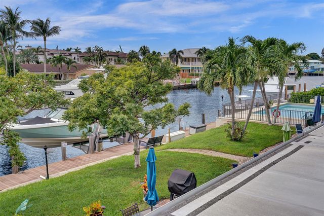 2500 NE 36th St 8, Lighthouse Point, FL 33064