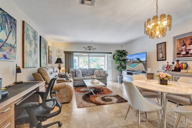 2500 NE 36th St 8, Lighthouse Point, FL 33064