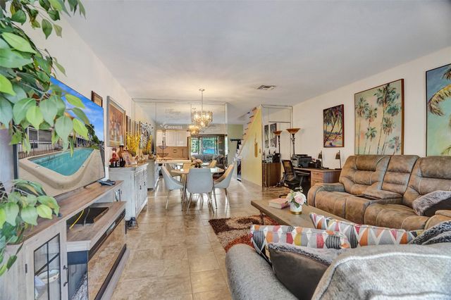 2500 NE 36th St 8, Lighthouse Point, FL 33064