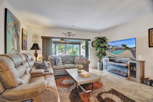 2500 NE 36th St 8, Lighthouse Point, FL 33064