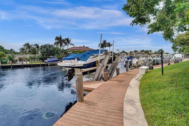 2500 NE 36th St 8, Lighthouse Point, FL 33064