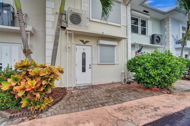 2500 NE 36th St 8, Lighthouse Point, FL 33064