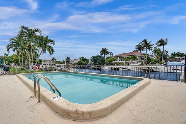 2500 NE 36th St 8, Lighthouse Point, FL 33064